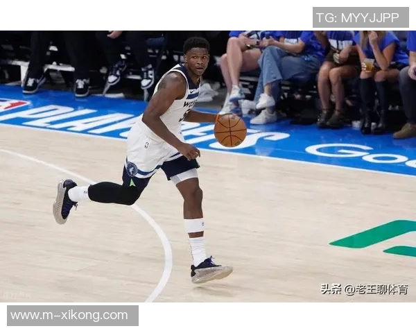 爱德华兹状态低迷半场14投仅中3三分球表现不佳仅得14分 爱德华兹状态低迷半场14投仅中3三分球表现不佳仅得14分