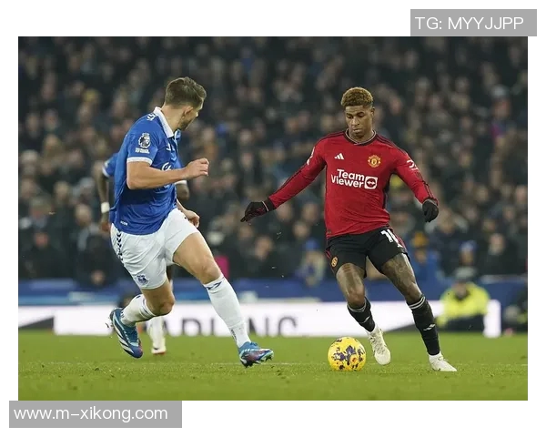 曼联发布战狼队海报期待胜利为2023年画上完美句号